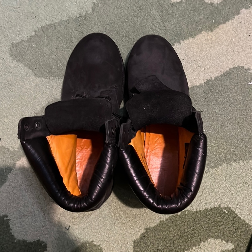 Black timberland boots
